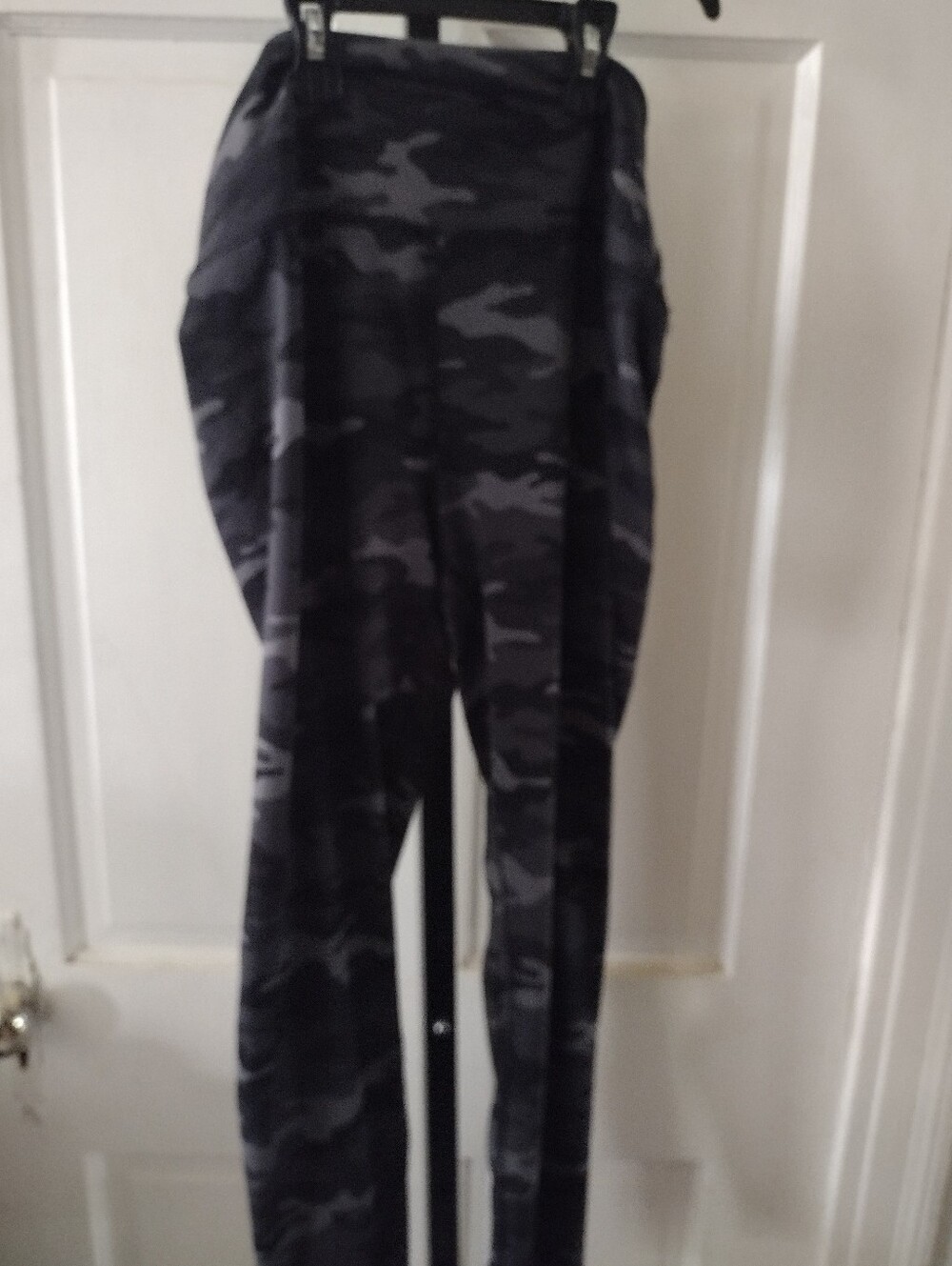 NWOT Maurices Black & Gray Camo Luxe Leggings Medium